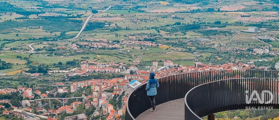 Maison rustique T3 à Caria de 126 m²