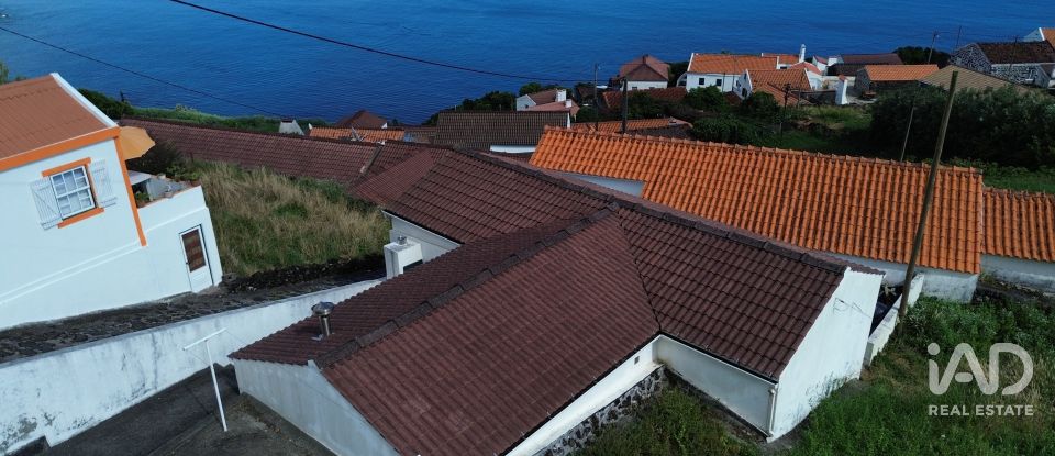 Moradia T1 em Ribeiras de 85 m²