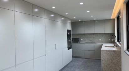 Apartment T3 in Mafamude e Vilar do Paraíso of 155 m²