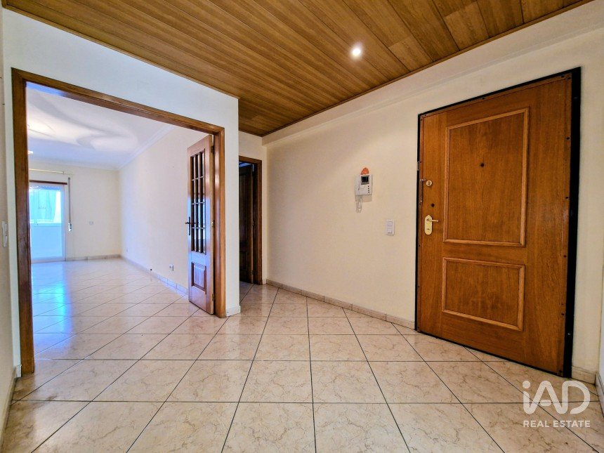 Apartamento T3 em Quelfes de 145 m²