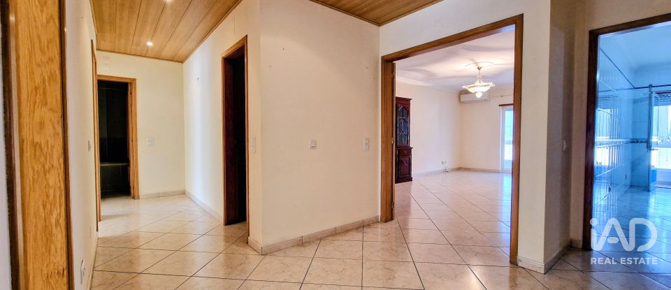 Apartamento T3 em Quelfes de 145 m²