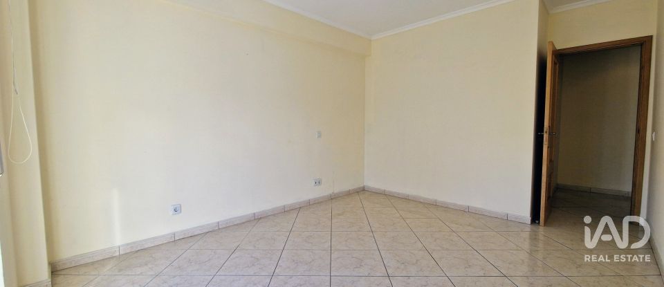 Apartamento T3 em Quelfes de 145 m²