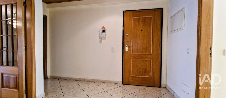 Apartamento T3 em Quelfes de 145 m²