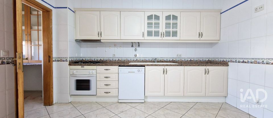 Apartamento T3 em Quelfes de 145 m²