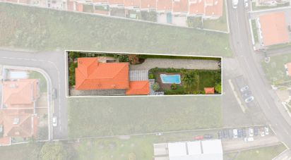 Maison T3 à Rio Meão de 420 m²