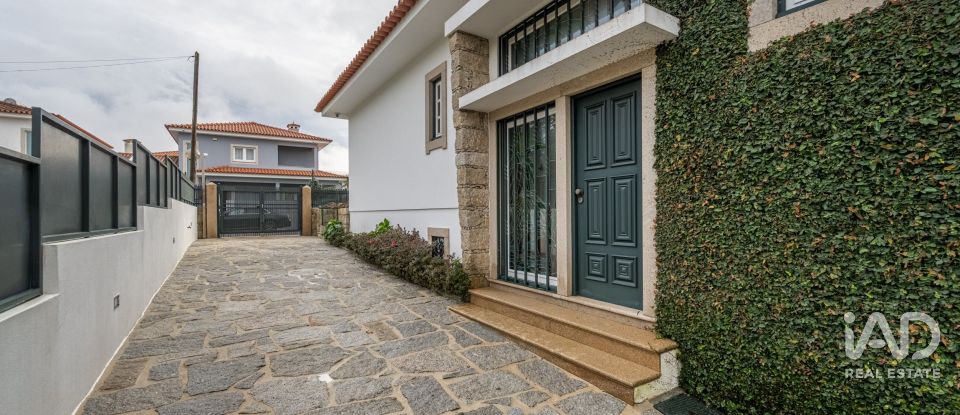 Moradia T3 em Rio Meão de 420 m²