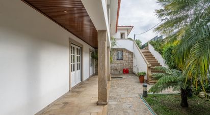 Maison T3 à Rio Meão de 420 m²