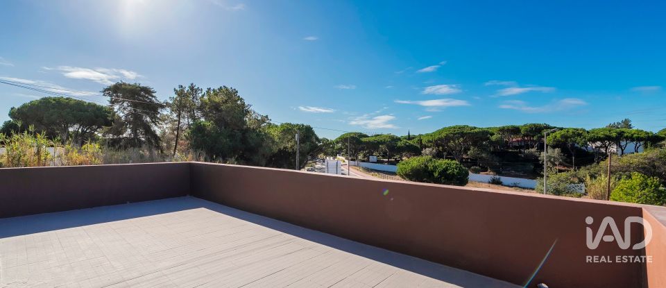 Shop / premises commercial in Almancil of 535 m²