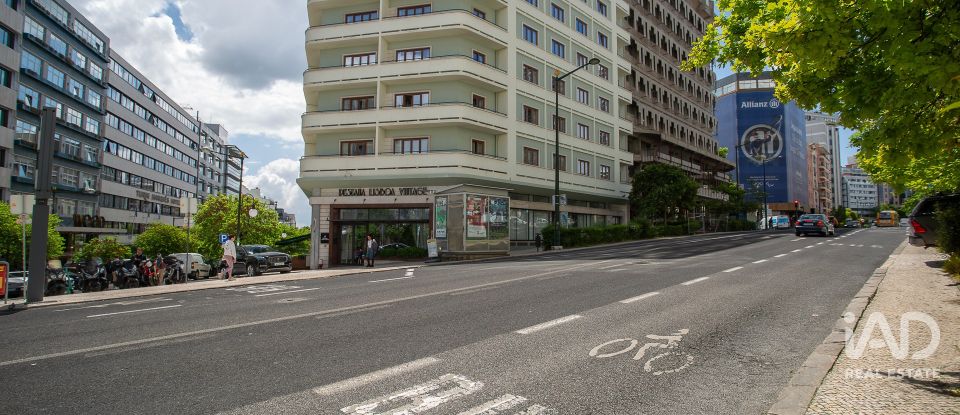 Shop / premises commercial in Santo António of 144 m²