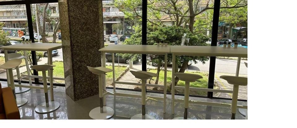 Boutique/Local commercial à Faro (Sé e São Pedro) de 525 m²