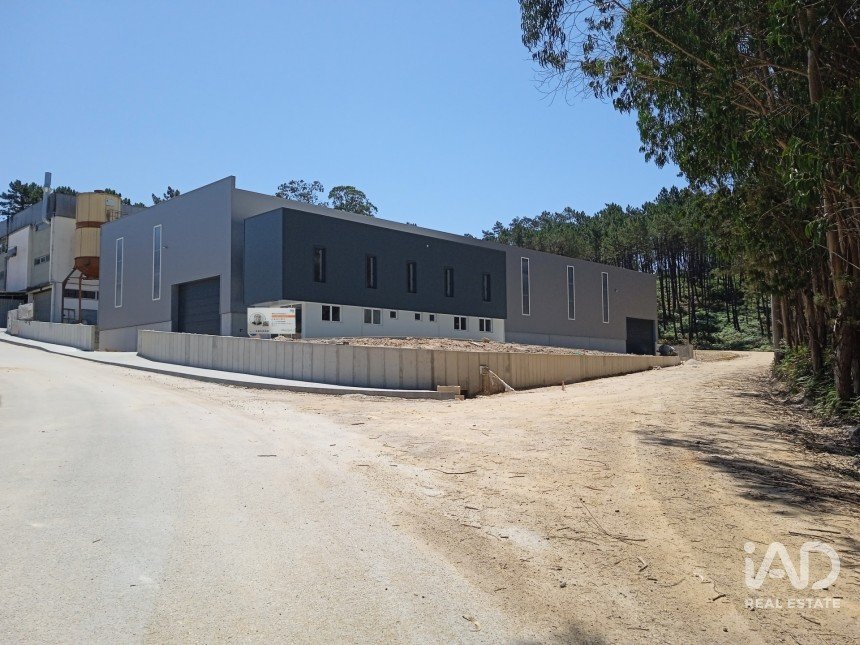 Surface diverse à Matas e Cercal de 1 052 m²