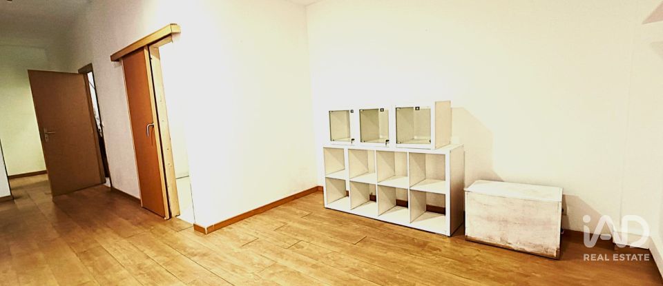 Shop / premises commercial in Baguim do Monte (Rio Tinto) of 136 m²