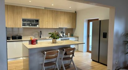 House T3 in Candemil e Gondar of 325 m²