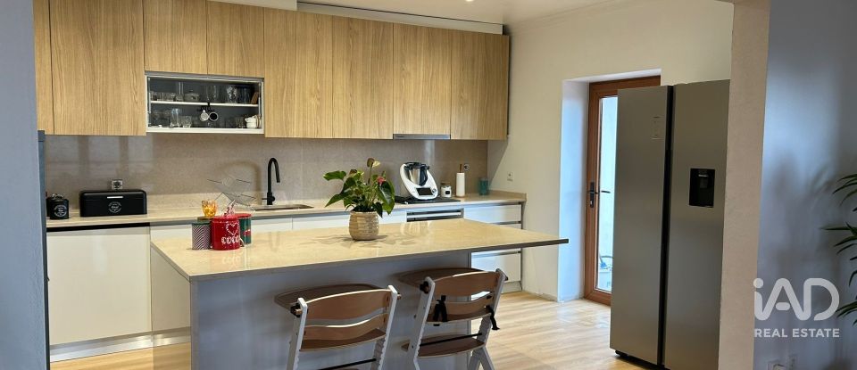 Moradia T3 em Candemil e Gondar de 325 m²