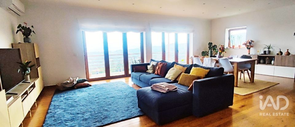 Moradia T3 em Candemil e Gondar de 325 m²