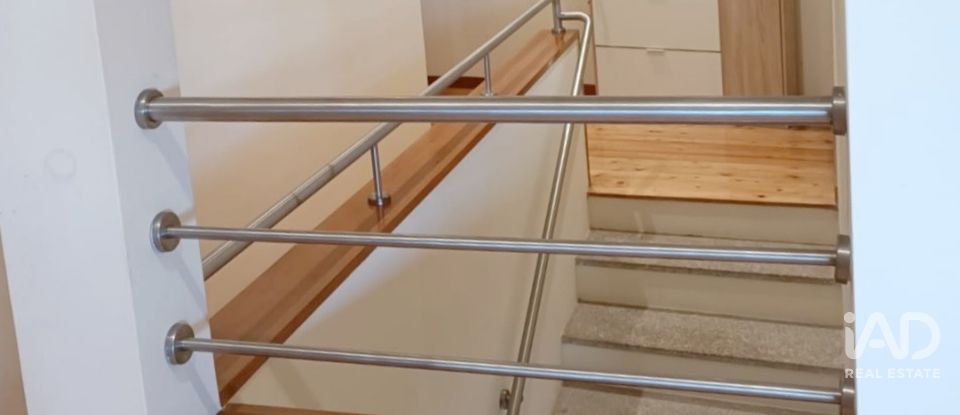 Moradia T3 em Candemil e Gondar de 325 m²