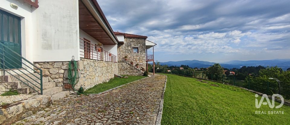 Moradia T3 em Candemil e Gondar de 325 m²