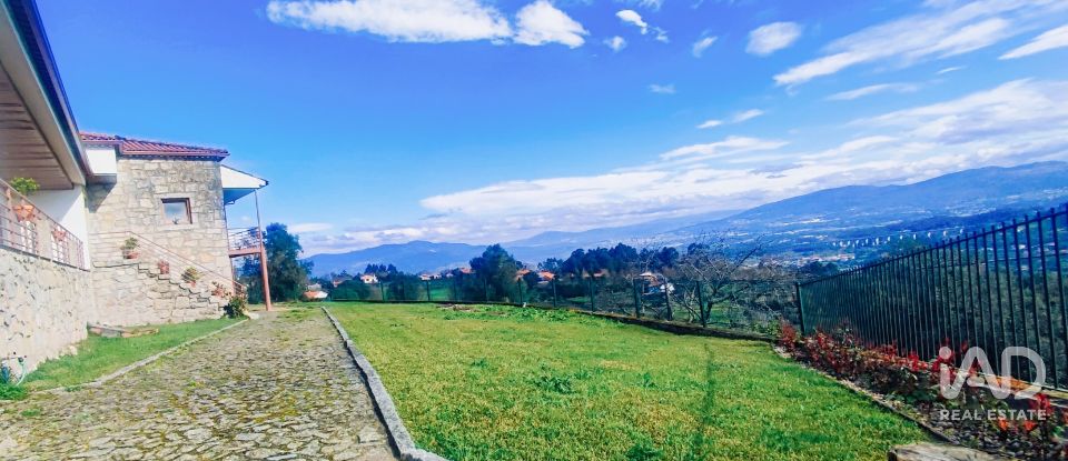 Moradia T3 em Candemil e Gondar de 325 m²