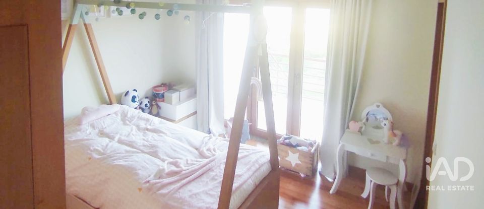 Moradia T3 em Candemil e Gondar de 325 m²