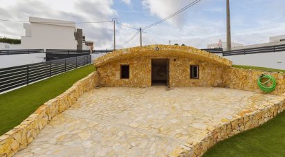 House T3 in Fernão Ferro of 190 m²