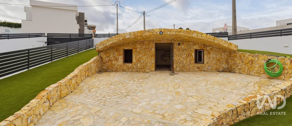 Moradia T3 em Fernão Ferro de 190 m²