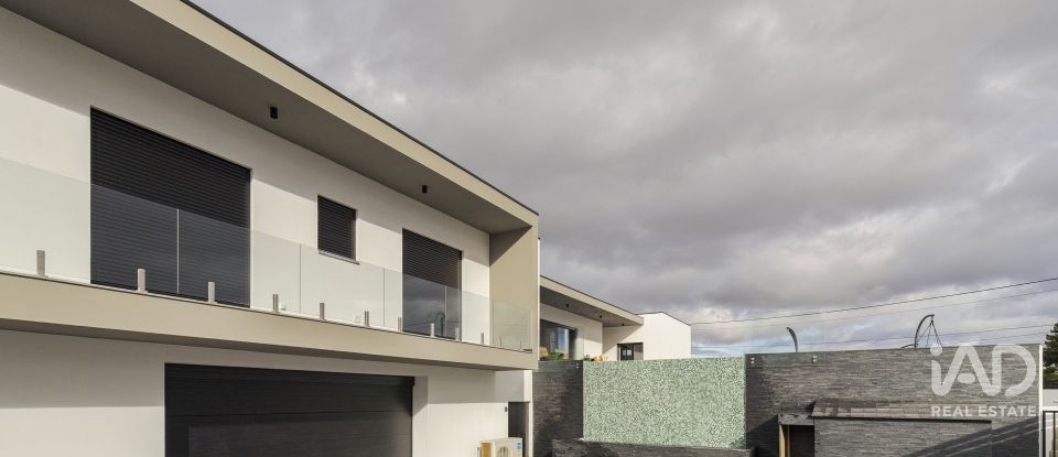 Moradia T3 em Fernão Ferro de 190 m²