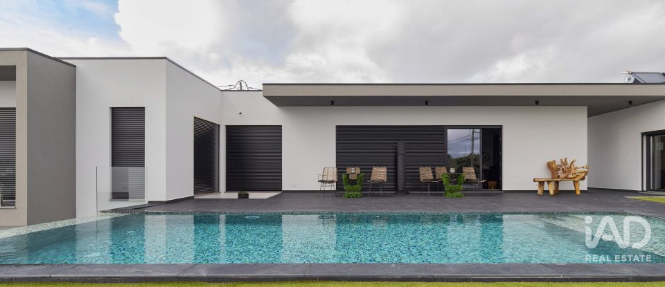 Moradia T3 em Fernão Ferro de 190 m²