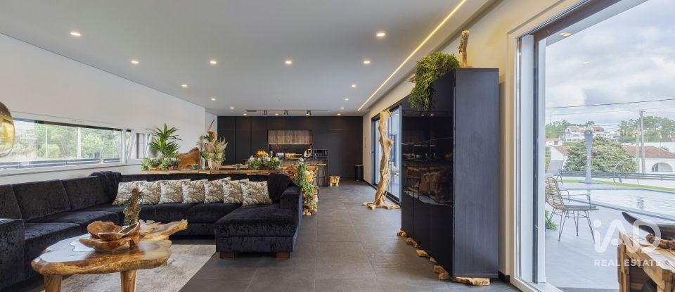 Moradia T3 em Fernão Ferro de 190 m²