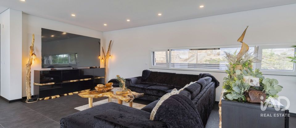 Moradia T3 em Fernão Ferro de 190 m²