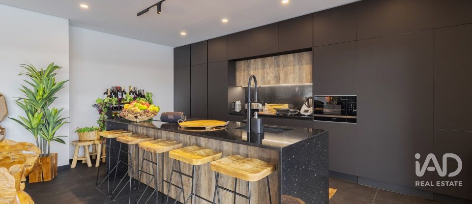 Moradia T3 em Fernão Ferro de 190 m²