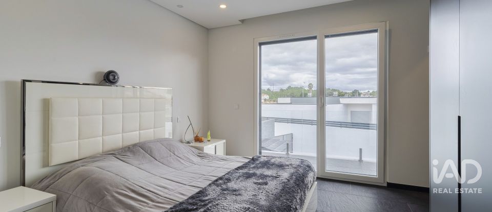 Moradia T3 em Fernão Ferro de 190 m²