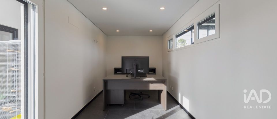 Moradia T3 em Fernão Ferro de 190 m²