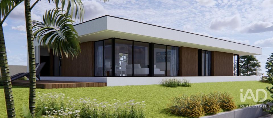 Terreno urbano em Fragoso de 956 m²