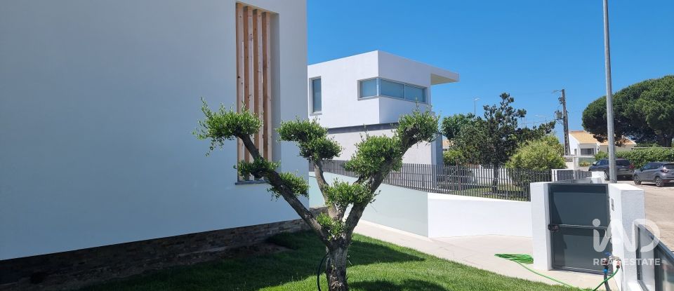 Moradia T3 em Sesimbra (Castelo) de 178 m²