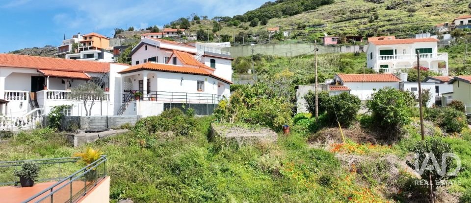 Terrain à Machico de 2 150 m²