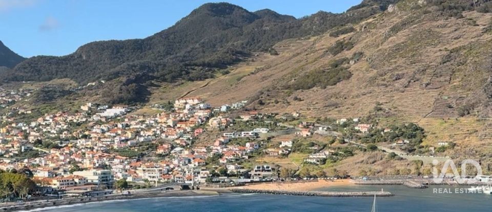 Terrain à Machico de 2 150 m²