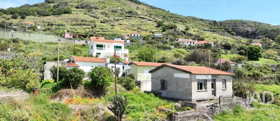 Terrain à Machico de 2 150 m²