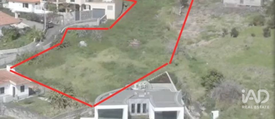 Terrain à Machico de 2 150 m²