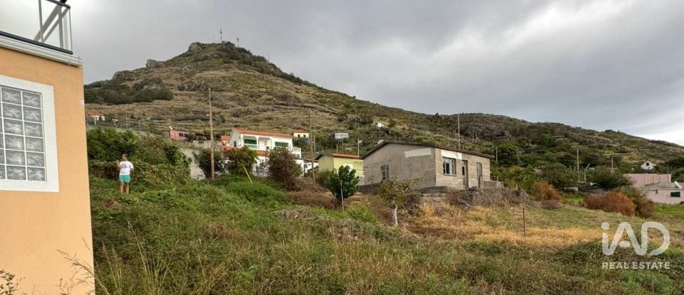 Terrain à Machico de 2 150 m²