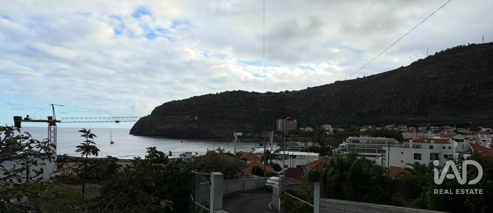 Terrain à Machico de 2 150 m²