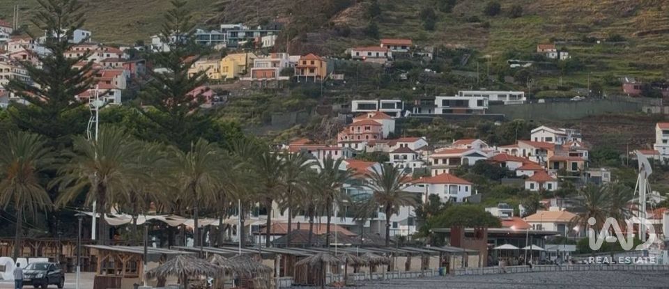 Terrain à Machico de 2 150 m²