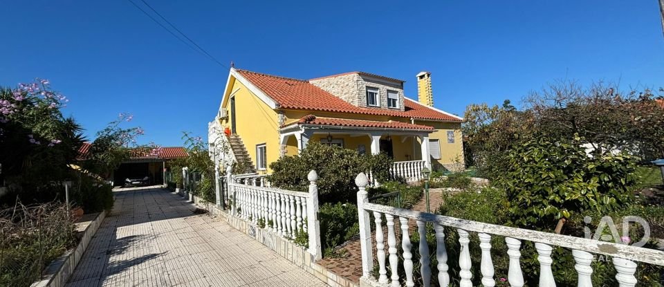 Moradia T5 em Fernão Ferro de 250 m²