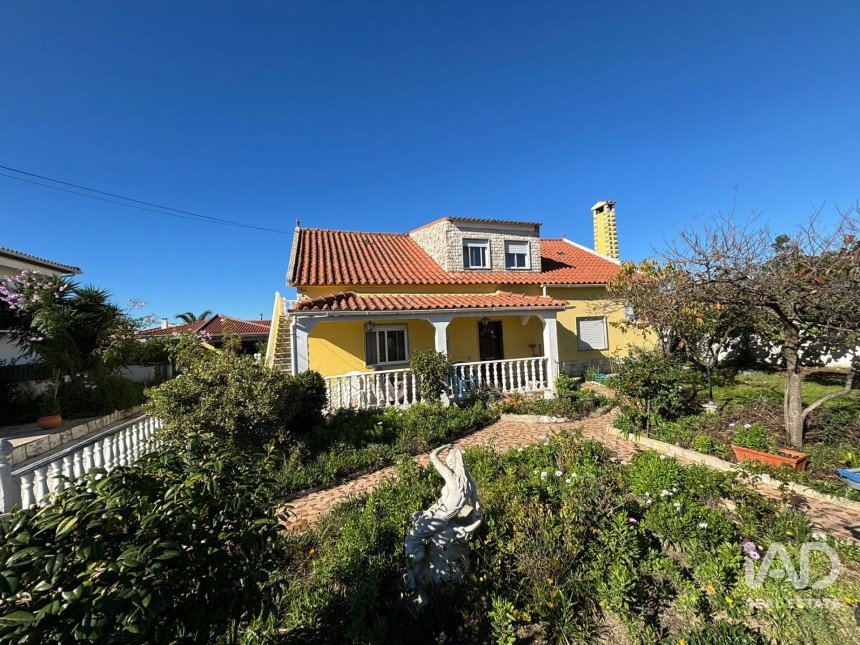 Moradia T5 em Fernão Ferro de 250 m²