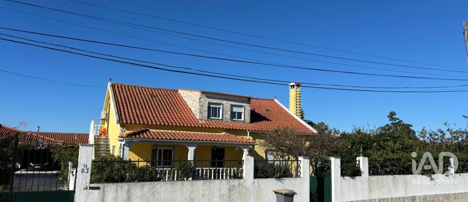 Moradia T5 em Fernão Ferro de 250 m²