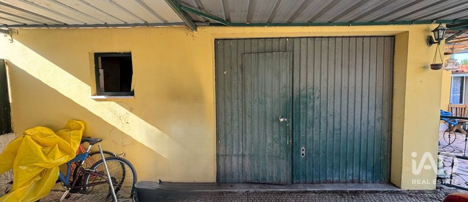 Moradia T5 em Fernão Ferro de 250 m²