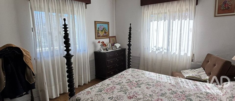 Moradia T5 em Fernão Ferro de 250 m²