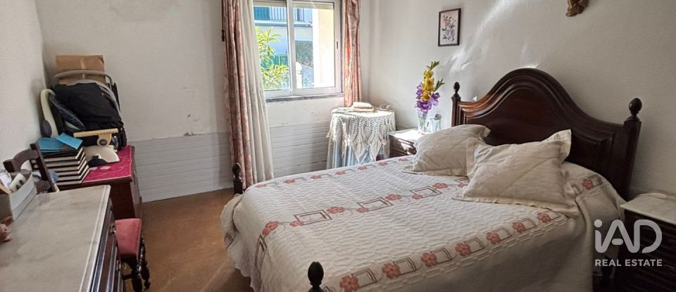 Moradia T5 em Fernão Ferro de 250 m²