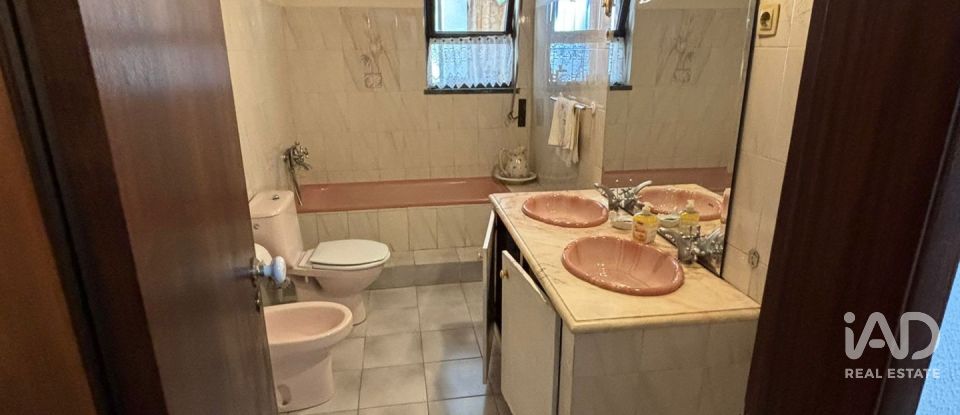 Moradia T5 em Fernão Ferro de 250 m²