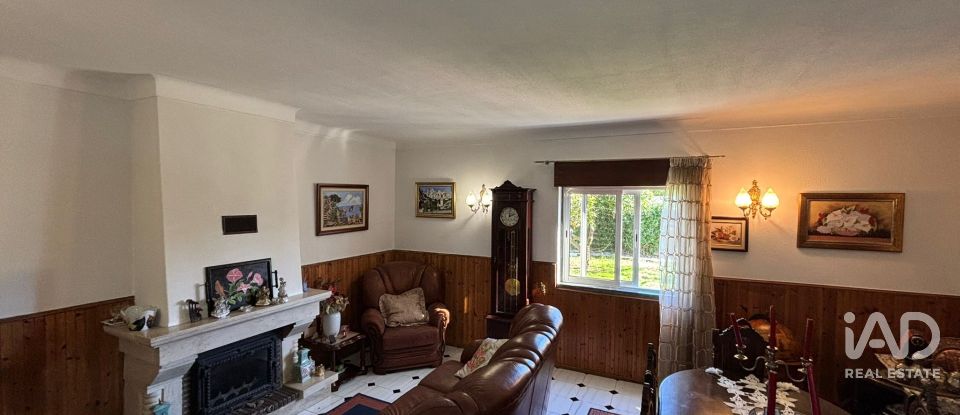 Moradia T5 em Fernão Ferro de 250 m²