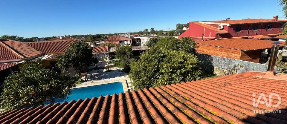 Moradia T5 em Fernão Ferro de 250 m²